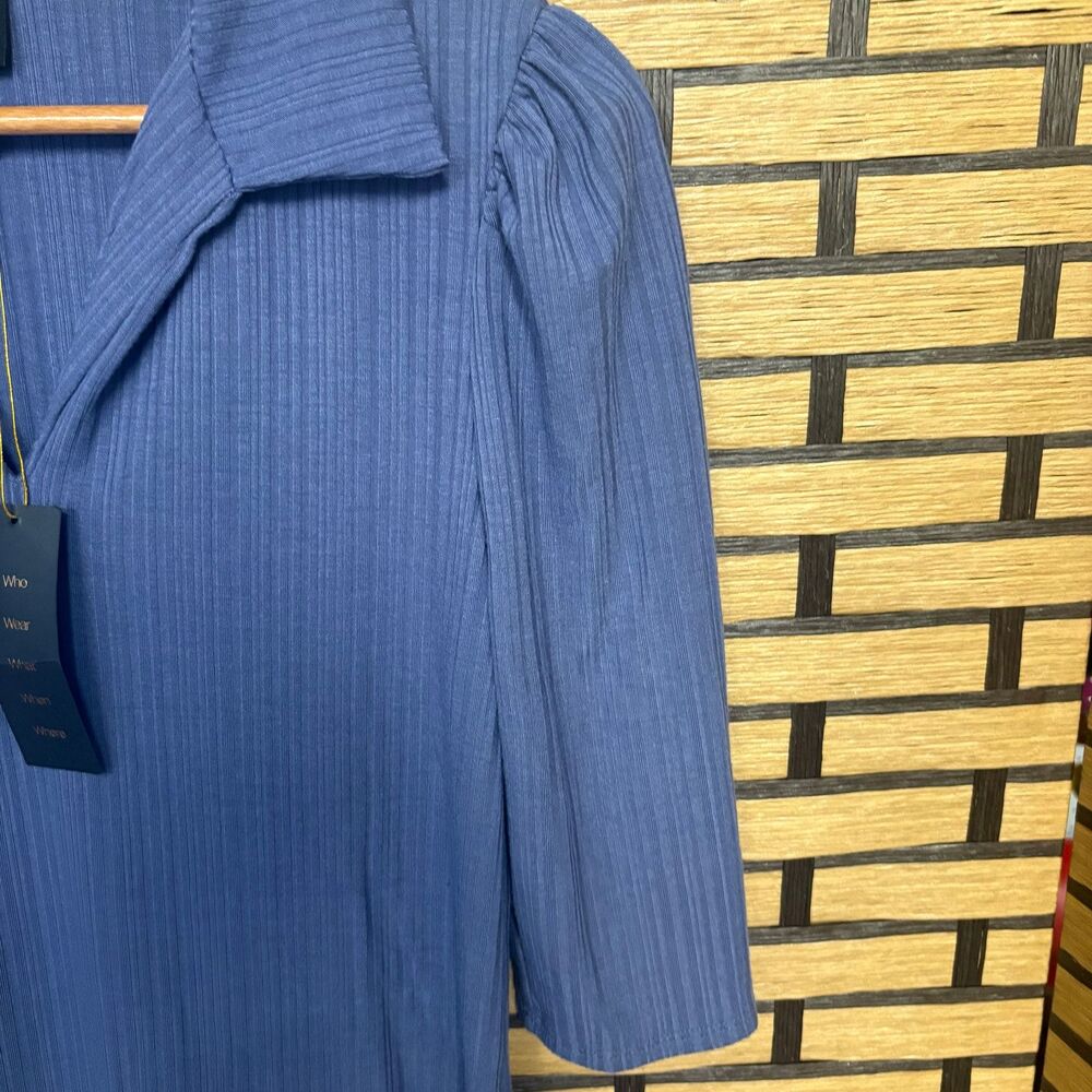 W5 Blue Ribbed Collar Top Size Medium - Picture 4 of 5